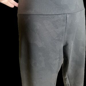 Muted Camouflage Knit Leggings - 24" inseam